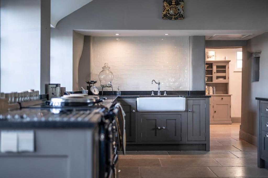 Georgian Country House -Panoramic Views -Sleeps 12 Ruthin Exteriér fotografie