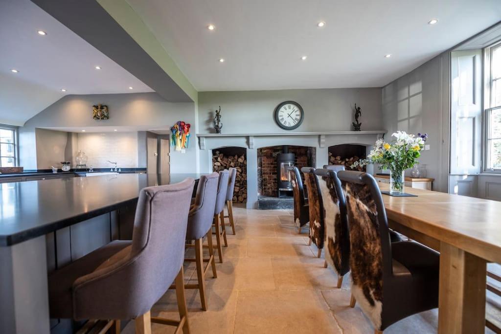 Georgian Country House -Panoramic Views -Sleeps 12 Ruthin Exteriér fotografie