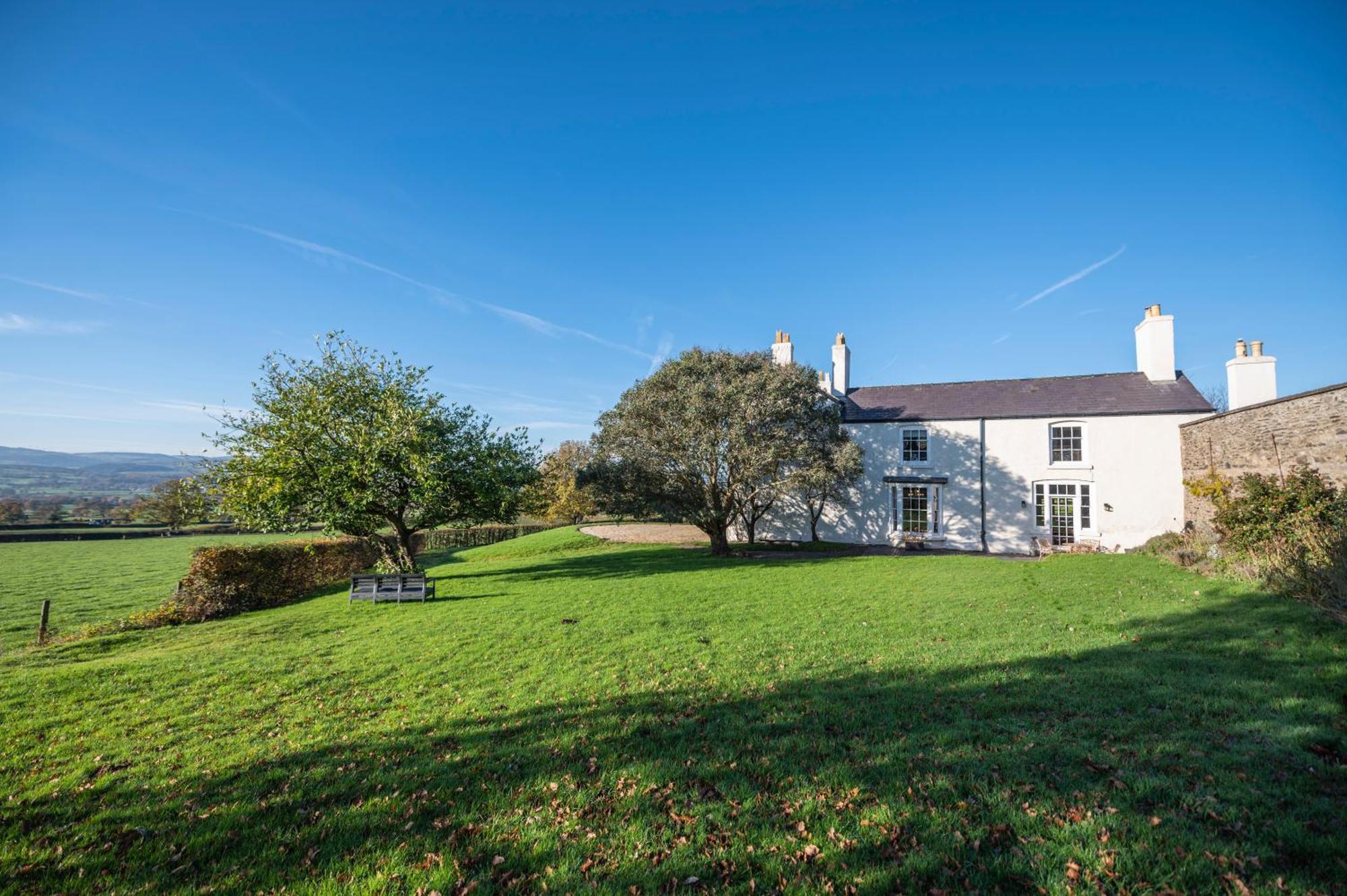 Georgian Country House -Panoramic Views -Sleeps 12 Ruthin Exteriér fotografie